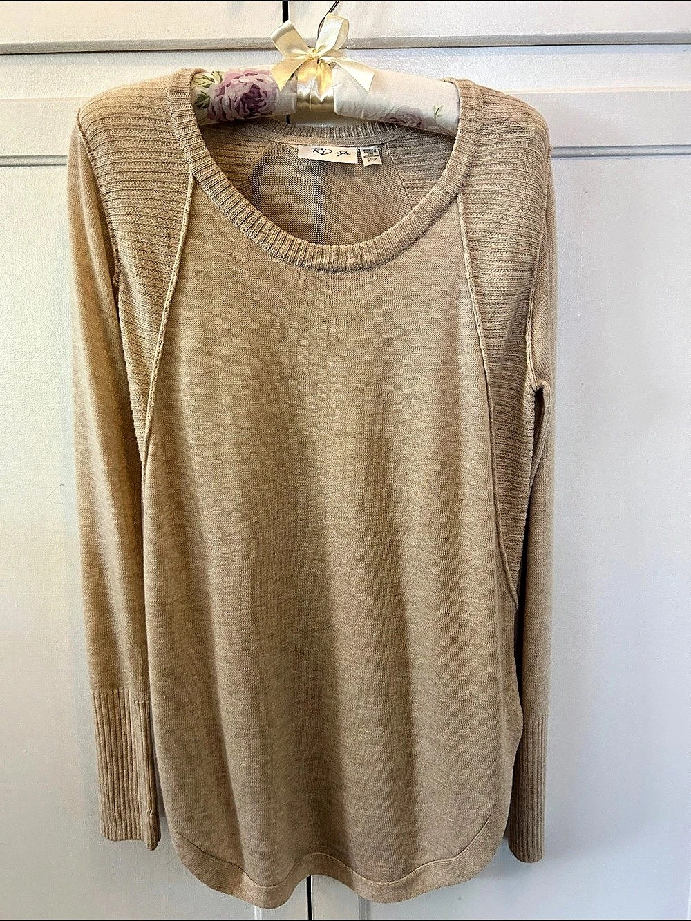 KD Style Crew Neck Sweater in Brown Like New